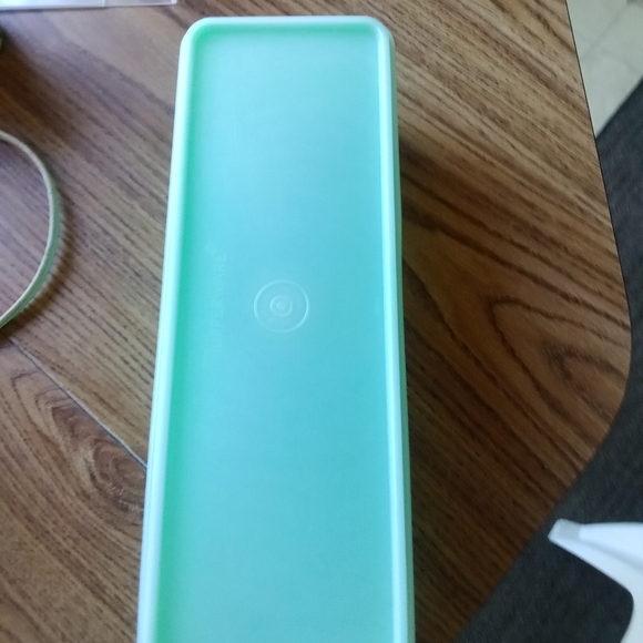 Tupperware celery crisper - Picture 1 of 2